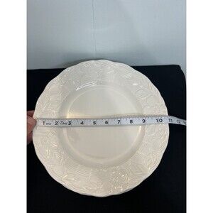 Vintage Mikasa Flower Basket White EE900 Dinner Plate (1) Embossed Rim Japan